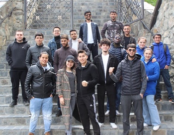 Для иностранных студентов СКГМИ провели экскурсию в горах Северной Осетии