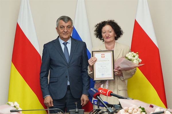 И.о. заведующая кафедрой «Строительное производство» СКГМИ Залина Тускаева награждена Благодарностью Президента Российской Федерации