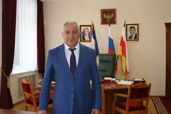 С наступающим Новым годом!