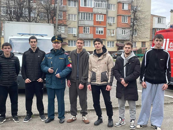 Студенты кафедры «Экологии и техносферной безопасности» СКГМИ приняли участие в пожарно-тактических учениях в 16-ти этажном жилом доме