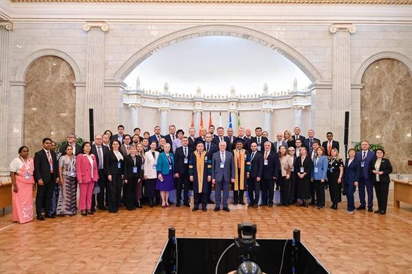 СКГМИ укрепляет международный диалог на Евразийском форуме в УрГЭУ