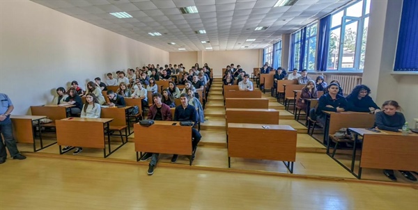 Более ста студентов ФИТЭТ и Экономического факультета СКГМИ присоединились к масштабной акции, приняв участие в Евразийском диктанте по цифровой безопасности ⠀