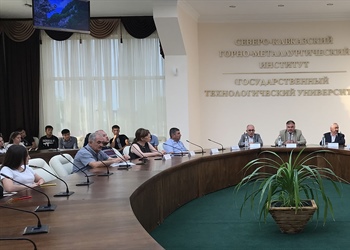 Руководство вуза провело встречу со студентами из Узбекистана