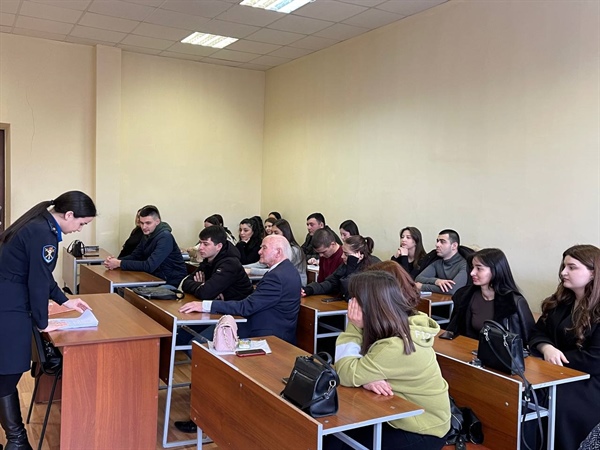 В СКГМИ состоялась открытая лекция с участием представителя отдела по расследованию преступлений в сфере экономики СУ УМВД России для студентов кафедры правовых дисциплин